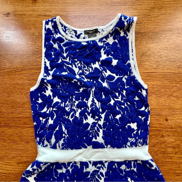 ⭐️ Ann Taylor Blue & White Textured Knit Swing Dress XSP Extra Small Petite - Picture 10 of 16